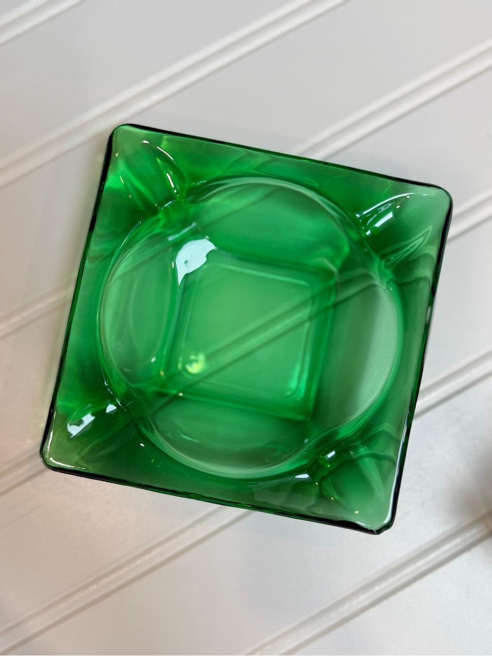 Anchor hocking vintage emerald green ashtray